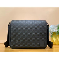 루이비* 메신저 백